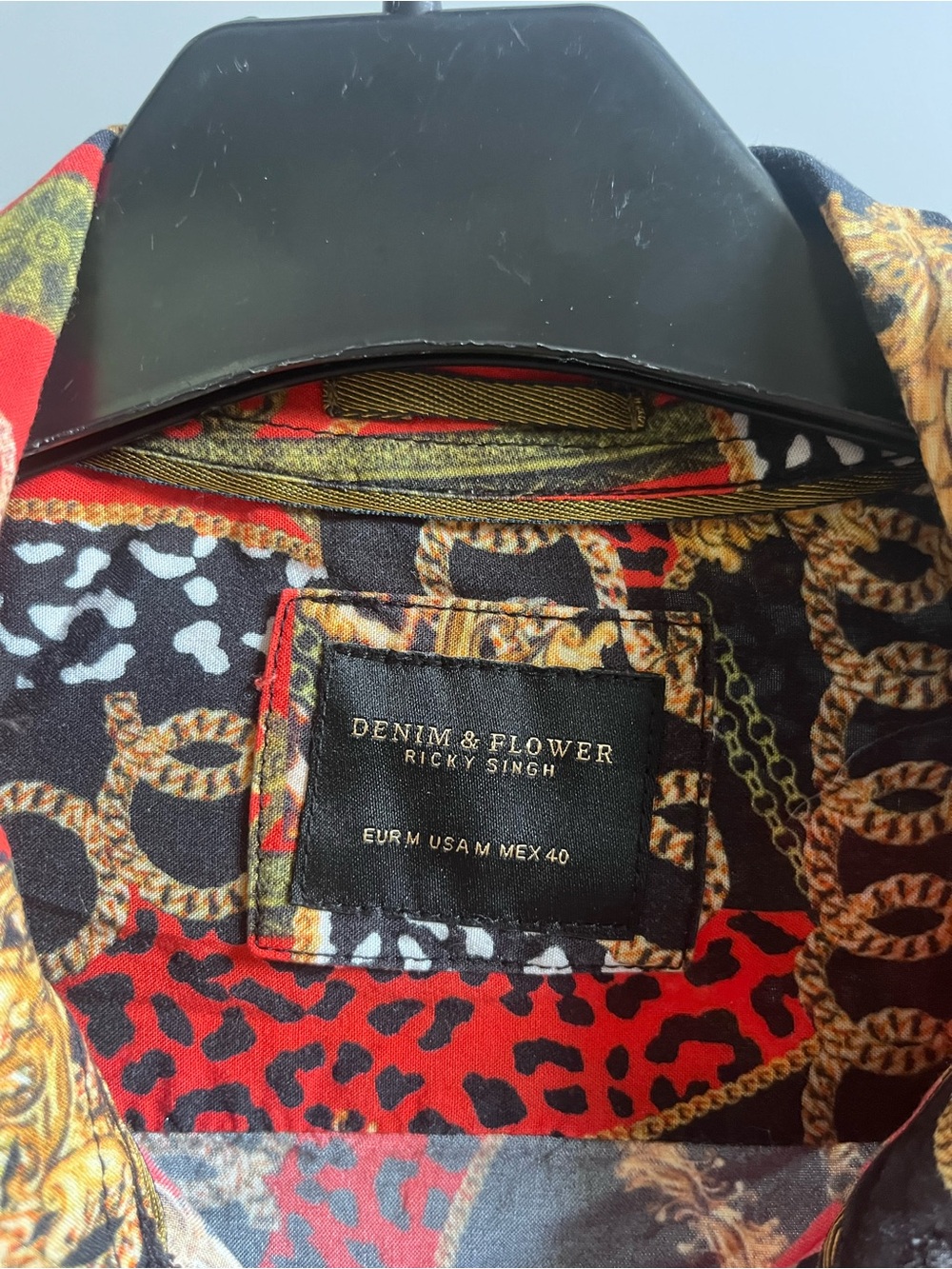 Men’s patterned shirt - Picture 3 of 4